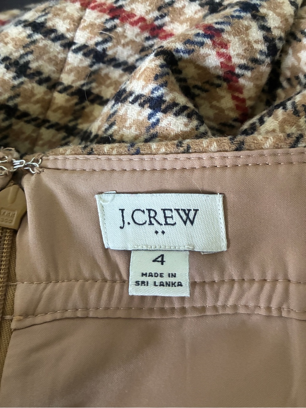 J. Crew Tan and Black Plaid Preppy Collegiate Dark Academia A-Line Skirt Sz 4 - Picture 7 of 7